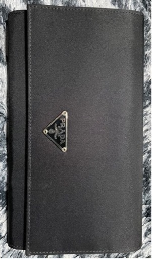 PRADA 長財布