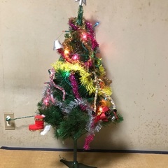 クリスマスツリーとキャンドル2本