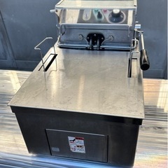 【ジモ取引終了9/29】≪zyt1605ジ≫ fujimak/フジマック 卓上電気フライヤー FEF82X 単相200V 2016年製造 幅30cm 奥行45cm 動作未確認 現状品 中古厨房機器/宮城県仙台市 60722-03 ジモ取引終了9/29】≪zyt1605ジ≫ fujimak/フジマック 卓上電気