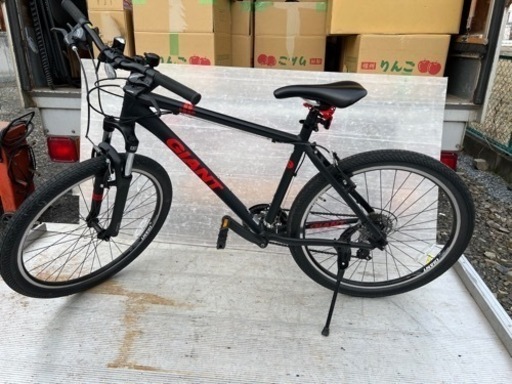 人気良品！GIANT SNAP 26型 アルミ シマノ21速 430mm MTB