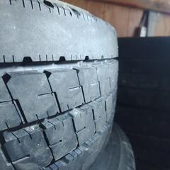 トラック　夏タイヤ　４本