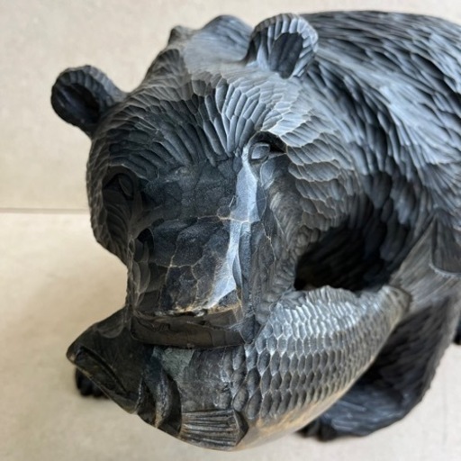 d1212510 木彫り 熊 クマ くま 大きい 魚を咥えた 古道具 オブジェ アンティーク レトロ 置物 昭和レトロ 時代物 現状品 当時物 中古品