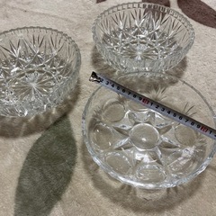 ガラス大皿② 1枚50円　値下