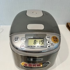 (無料)_【中古品】マイコン炊飯ジャー　3合炊き　2011年製