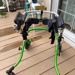 障害者 障害児 歩行器 ヌルミネオ