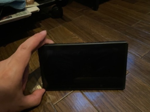 Nintendo Switch本体※箱とジョイコン無し※お取引き決定。