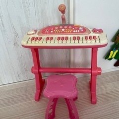 キティちゃん　ピアノ　おもちゃ