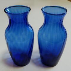 青い花瓶 2個