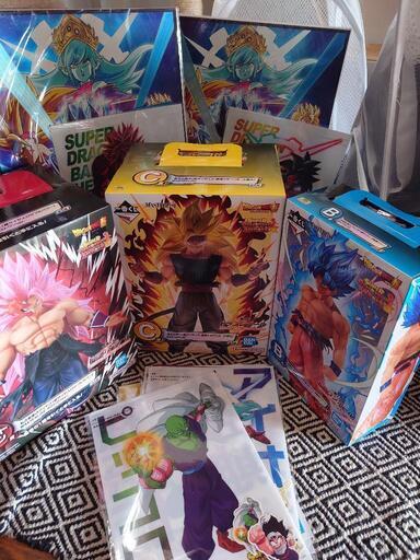 【新品　未開封】ドラゴンボール超　一番くじ　フィギュア３種　ポスターその他10点以上