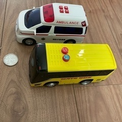 救急車、バス