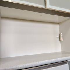 【愛品倶楽部柏店】2017年製　ニトリ　アルミナ２　２枚スライド扉キッチンボード　白　