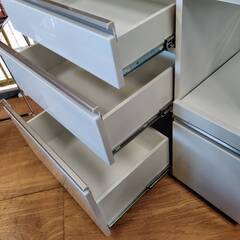 【愛品倶楽部柏店】2017年製　ニトリ　アルミナ２　２枚スライド扉キッチンボード　白　