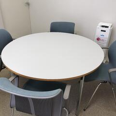 フリッツハンセンの椅子と、 テーブル(たぶんIDEE)セット