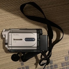 ビデオカメラ　パナソニック　NV-DB1