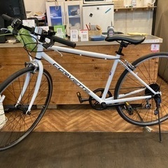 【年末SALE！防犯登録無料！チェーン新品！シボレー】アルミフレーム　6段変速　700×28c クロスバイク　ホワイト
