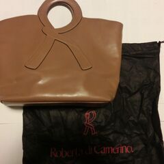 ベージュ系Roberta di Camerino専用袋付き、大き...