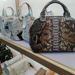 ワニ革　ダッチョウ革　蛇革ハンドバック