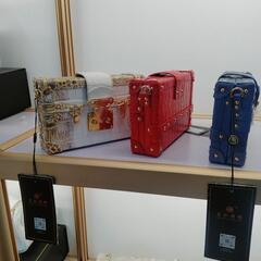 レディースハンドバックいろいろあるワニ革ハンドバック蛇革ダッチョウ革