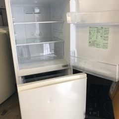 配送可能　2018年　AQUA アクア AQR-16G (W) [冷蔵庫(157L・右開き）ミルク]