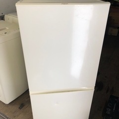 配送可能　2018年　AQUA アクア AQR-16G (W) [冷蔵庫(157L・右開き）ミルク]