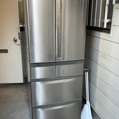 無料 HITACHI 冷蔵庫 両開き自動製氷 4段？