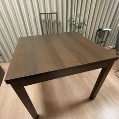 伸長式ダイニングテーブル、椅子4脚セット　チェア　木製　伸縮
