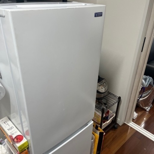 冷蔵庫、レンジ、ソファ、洗濯機、テレビ(机)