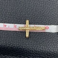 K18 18金　ダイヤクロスペンダント　2g 0.3ct