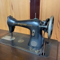アンティーク足踏みミシン