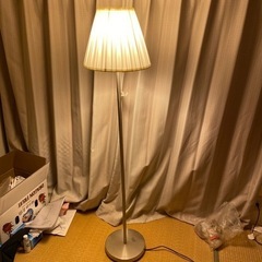 ニトリフロアランプ+IKEA スマートLED電球+リモコン