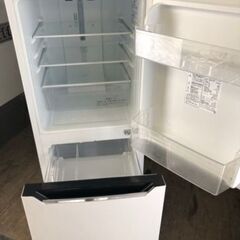 福岡市内配送無料　2020年　ハイセンス 【右開き】130L 2ドアノンフロン冷蔵庫 エディオンオリジナル パールホワイト HR-D1302