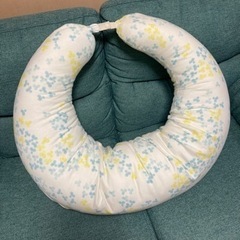 【美品】妊婦用抱き枕　兼　授乳クッション