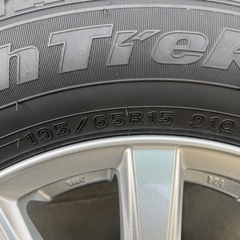スタッドレスタイヤ　195/65   R15