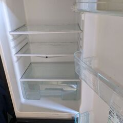 冷蔵庫、冷凍室は引出し型３段