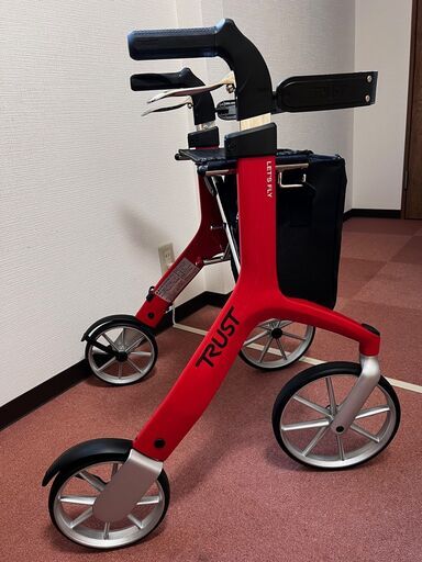歩行車　トラストケアウォーカー（レッツトライ）