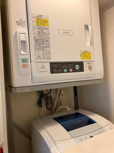 1/5日迄に衣類乾燥機、洗濯機、冷蔵庫取りに来てくれる方一万円でお譲りします。
