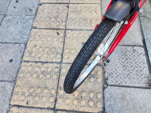 　折りたたみ自転車　２０インチ　６変速　カゴ　付き　赤　配達可能