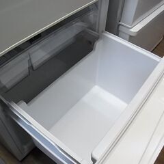 AQUA　アクア　ノンフロン冷凍冷蔵庫　184L　AQR-218F　ミルク　2ドア冷蔵庫　2016年製