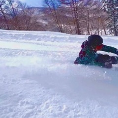 スキー場にて、滑走シーンを追尾で撮影いたします！📷 - 二海郡