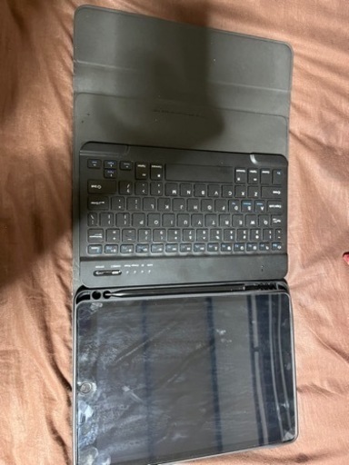 ★本日限定値下げ！★iPad代8世代32G wifeタイプ　キーボード、ペンシル付き