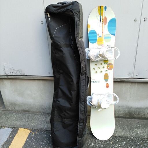 高級BURTONスノーボードとケース各種