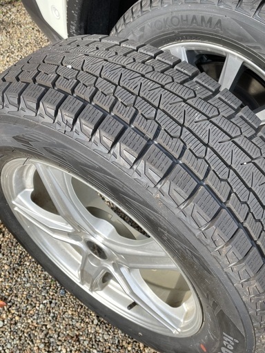 スタッドレスタイヤ　アルミ  4セット　225/65Ｒ17