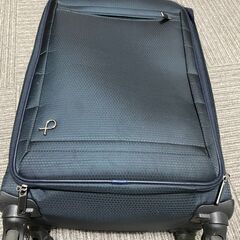 紺色の布製スーツケース(日本製)