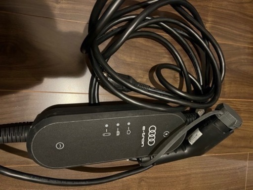 Audi e-tron Charging Kit Plus 充電