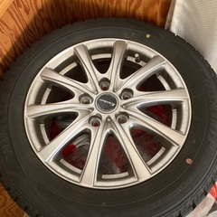 フリードハイブリッド　スタッドレスタイヤ　ホイール付き