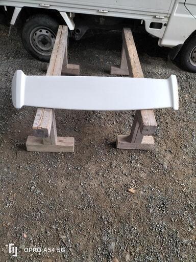 日産 ウイングロード（Y11前期型） リアウイング (ひゅうが) 内子の  