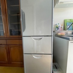 冷蔵庫　古いですがちゃんと動きます！