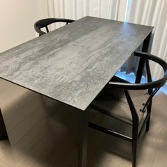 4人用ダイニングテーブル