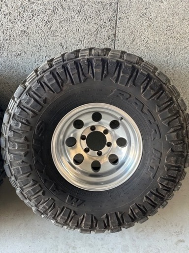 ミッキートンプソン　マキシス　35 12.5 15 タイヤホイールセット