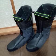 ヘッドスキーブーツ　FORMULA130